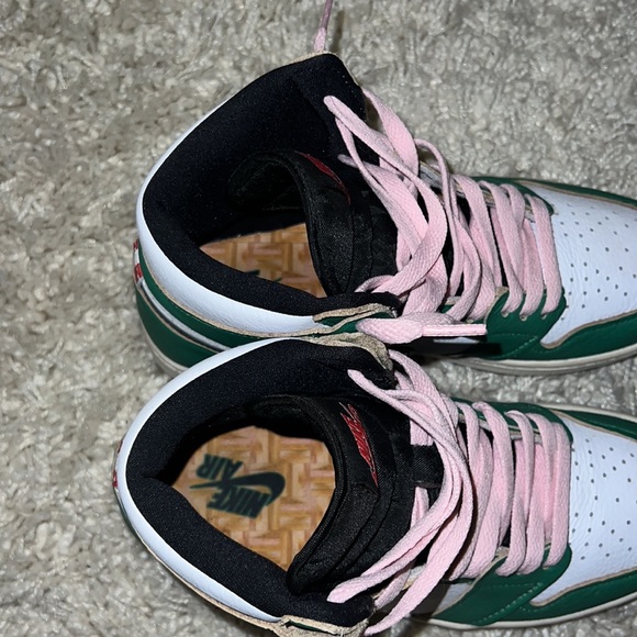 Air Jordan 1 - Picture 4 of 8